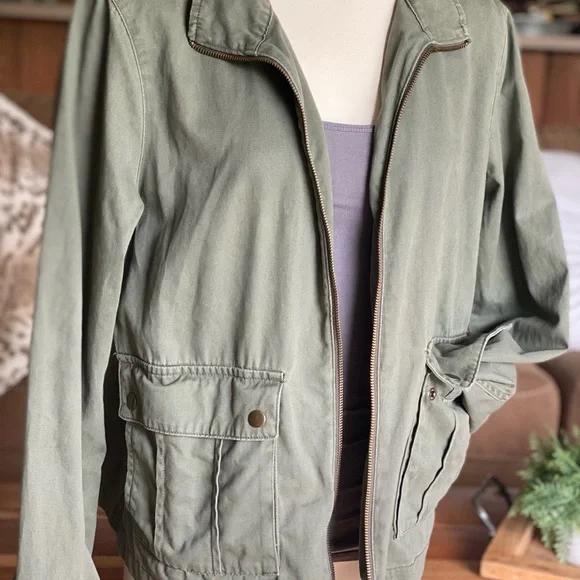 Arizona jacket, size medium, army green lightweight jacket. Great condition. - Picture 3 of 9